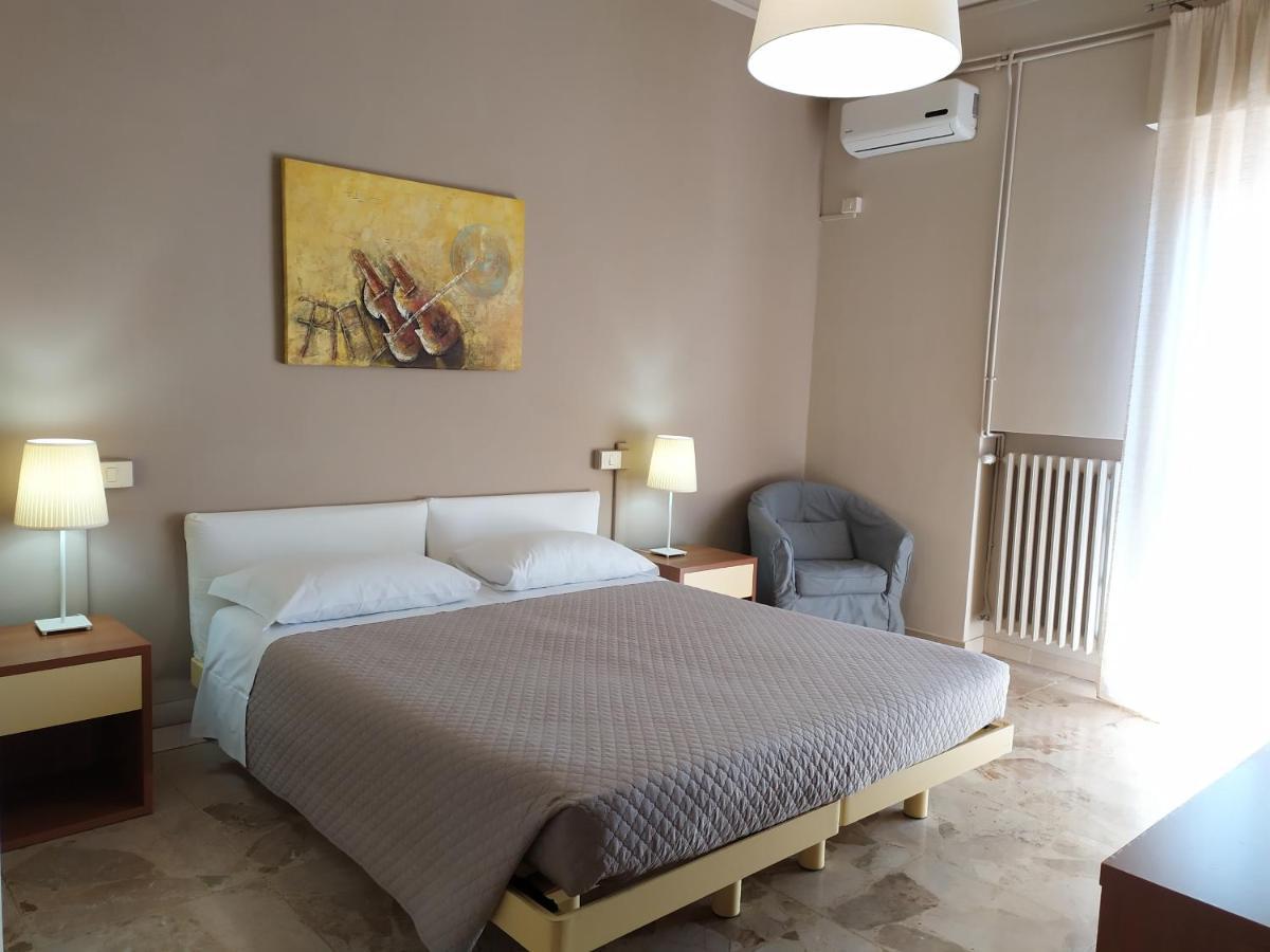 Bed & Breakfast Cameracaffe Centro 2*