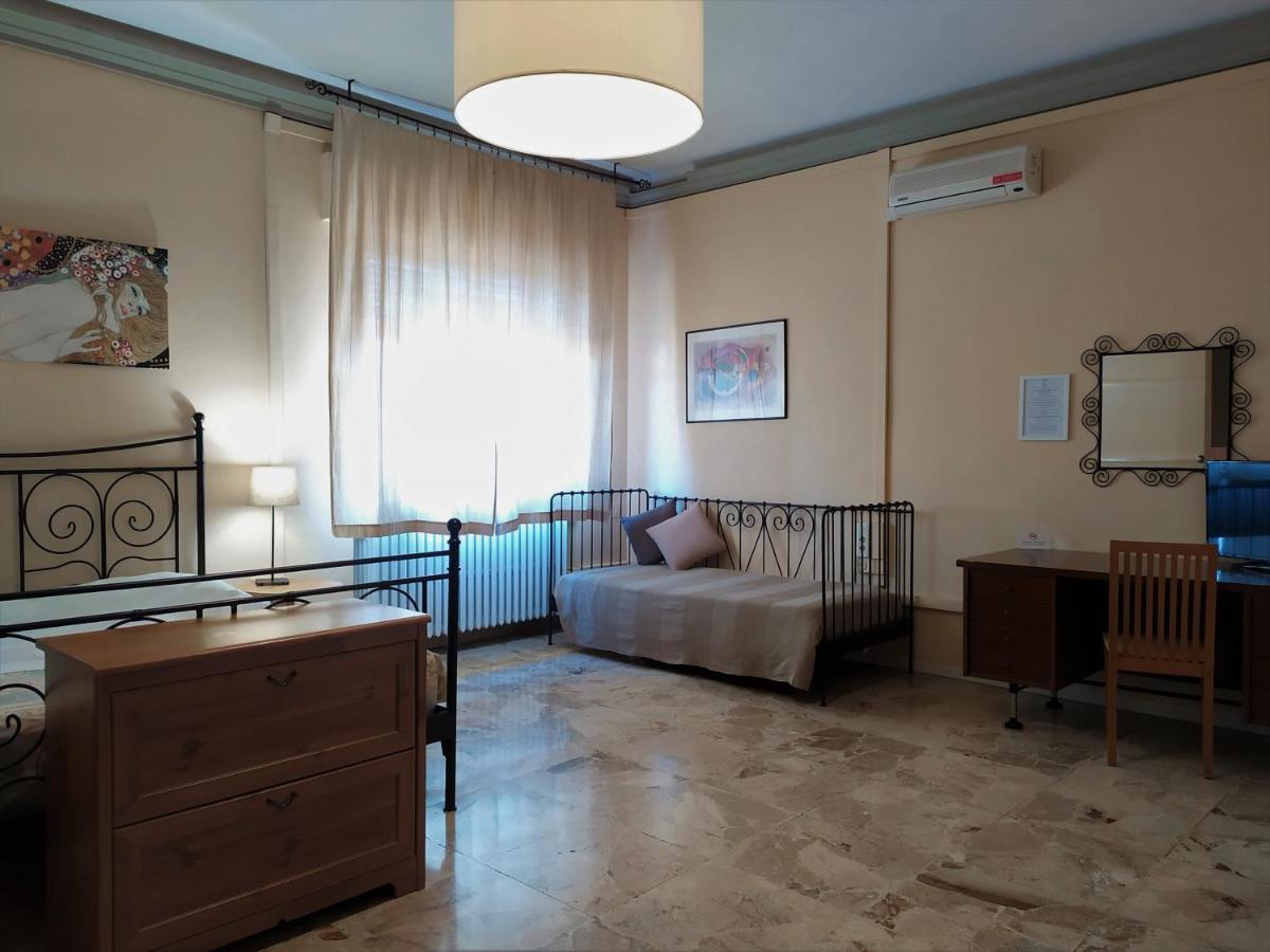 Cameracaffe Centro Bed & Breakfast 2*